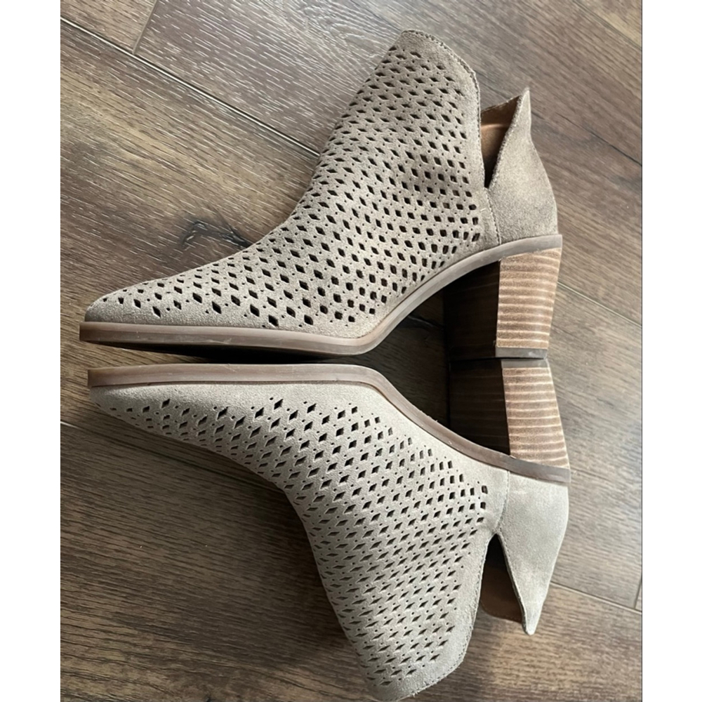 Lucky Brand NWOT Podgia perforated suede booties size 8.5